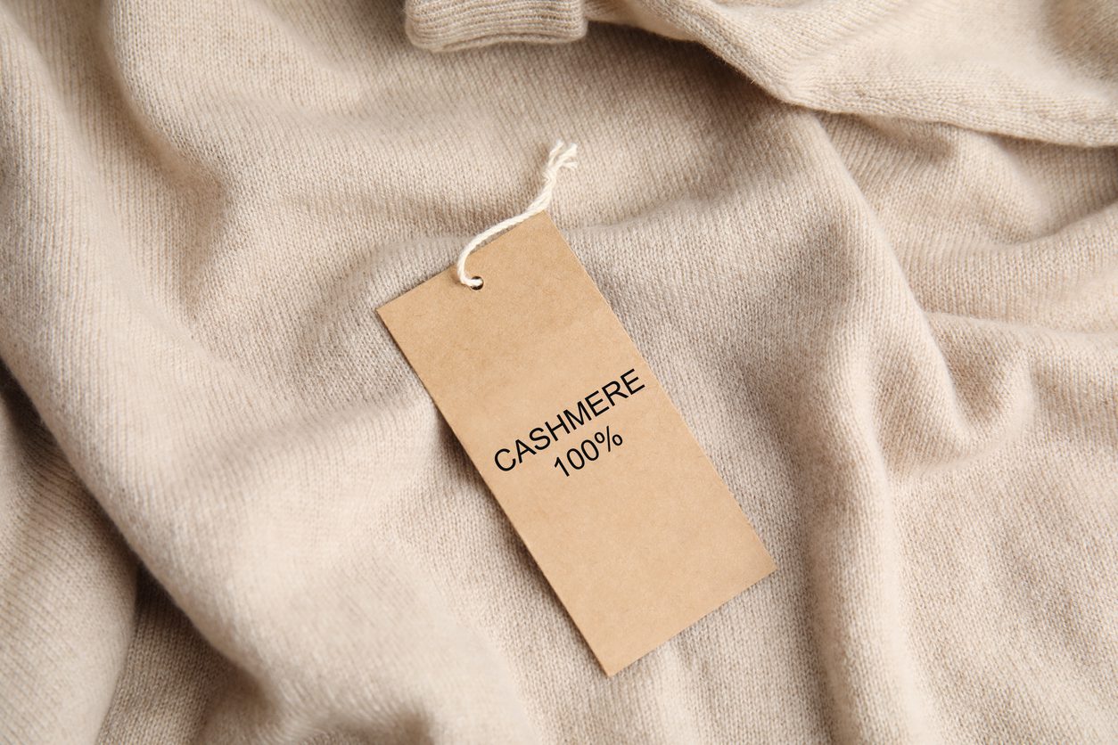 What is Cashmere Fabric Made From? Cashmere Wool Guide (2023